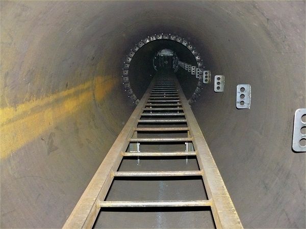 Pylon_Vnitřní průlez